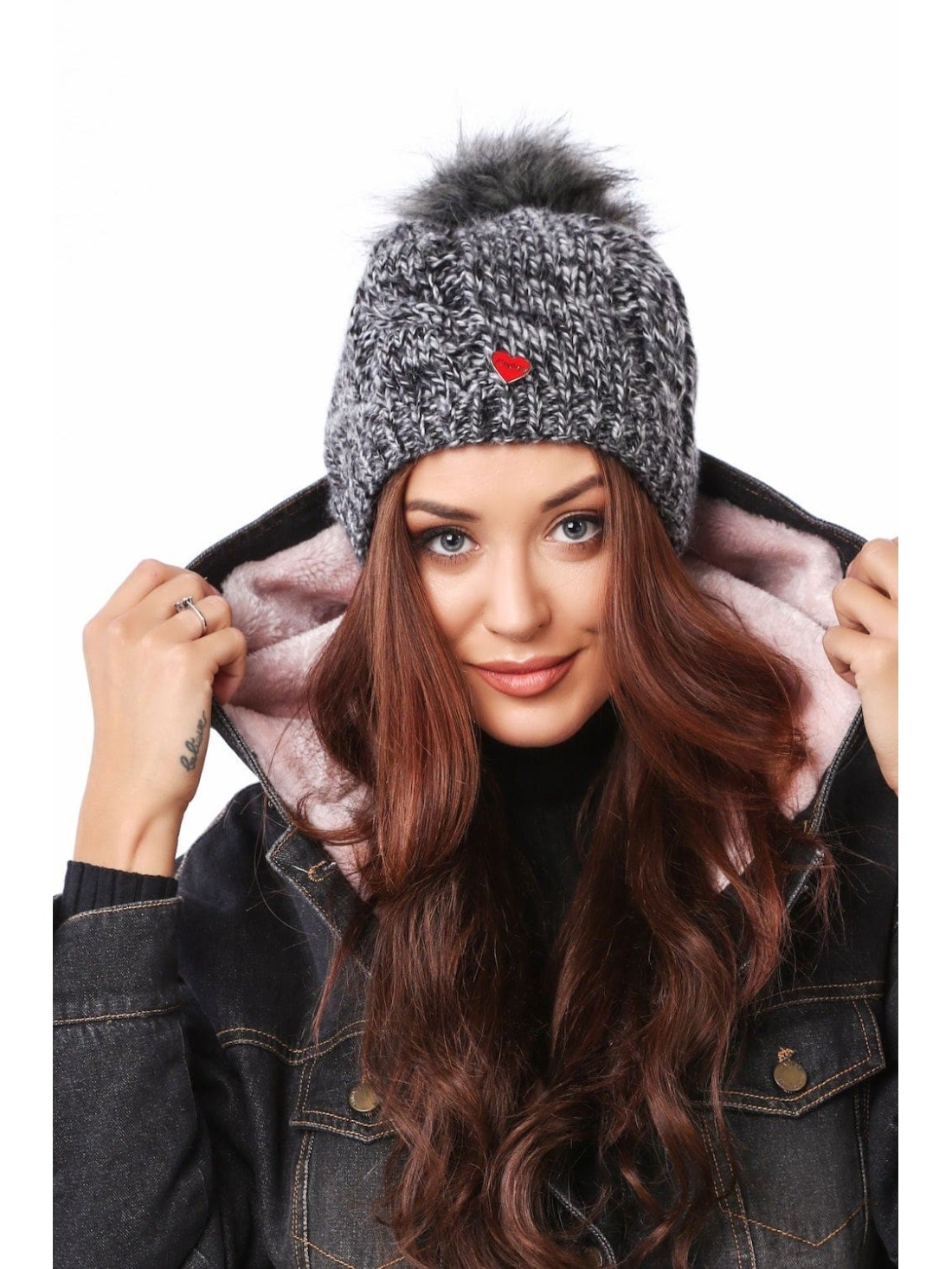 Winter hat with pompom, black C39 - Online store - Boutique